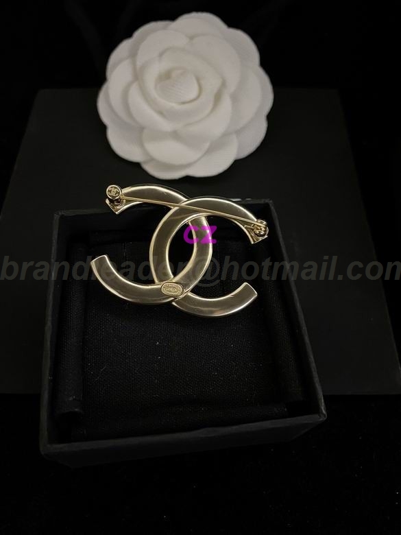 Chanel Brooch 543